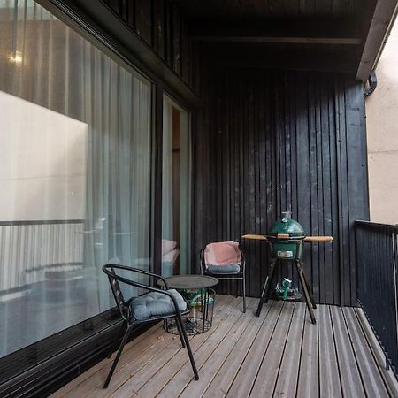 3 Storey Apartment With A Character And A Terrace Riga Exterior foto