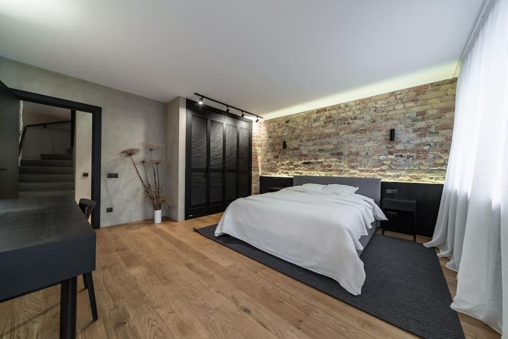 3 Storey Apartment With A Character And A Terrace Riga Exterior foto