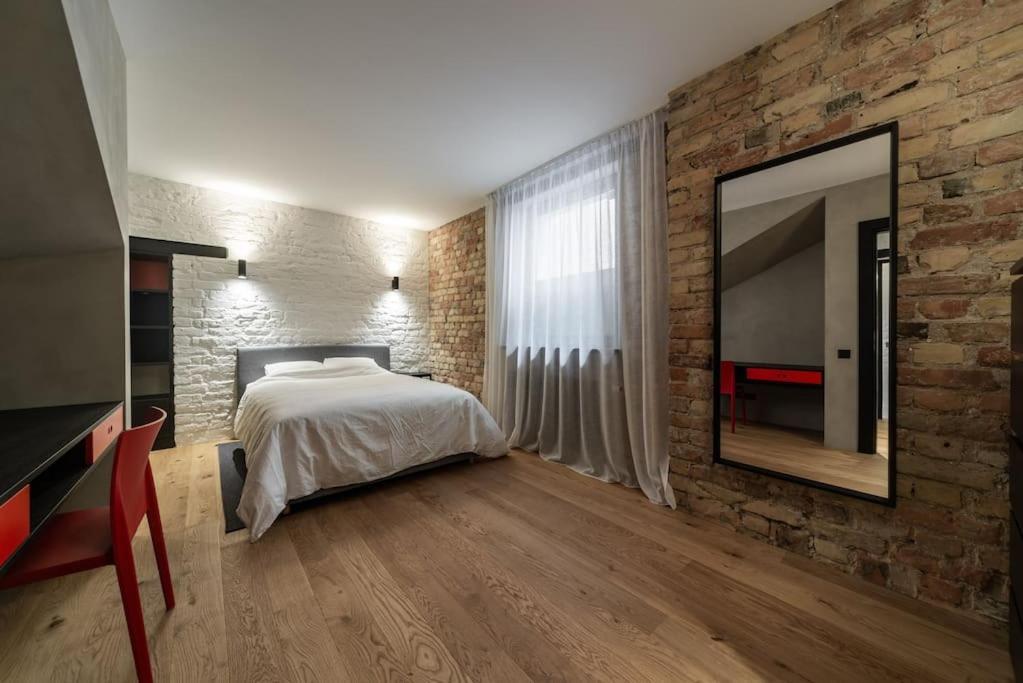 3 Storey Apartment With A Character And A Terrace Riga Exterior foto